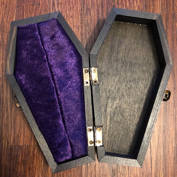Vintage Inspired Wooden Coffin Ring Jewelry Box Victorian Gothic Vampire Wedding - Picture 2 of 3